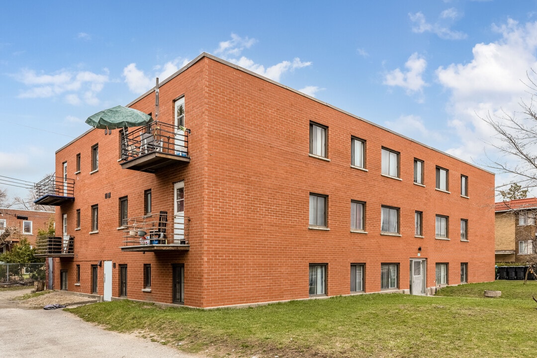 635 Marcel-Laurin Boul in St. Laurent, QC - Building Photo