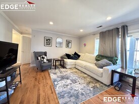 140 Newton St, Unit 4 in Boston, MA - Building Photo