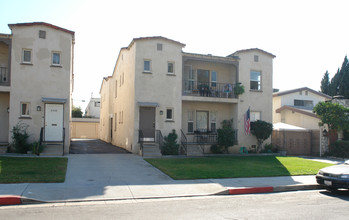 412-414 Palm Dr in Glendale, CA - Building Photo - Building Photo