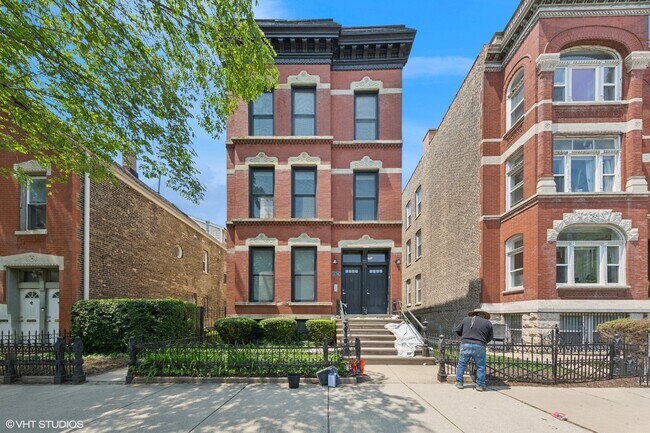 property at 1134 N Wolcott Ave