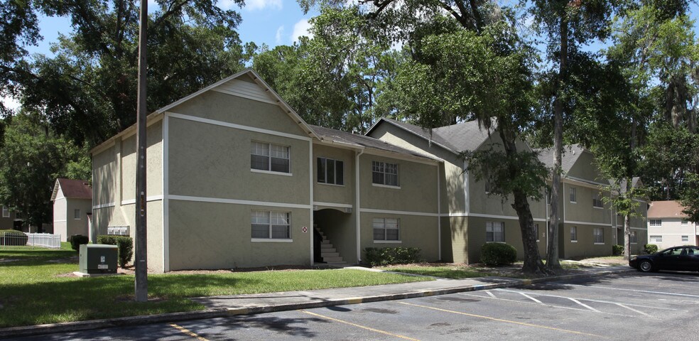 1303 Mull St Apartments and Nearby Jacksonville Apartments