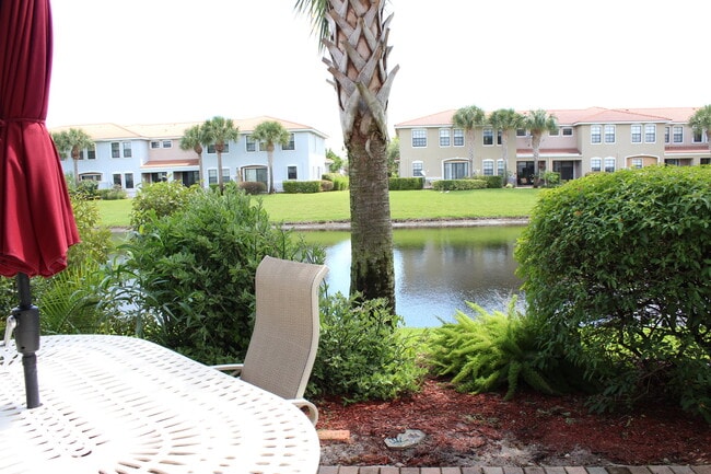 149 Gramercy Square Dr