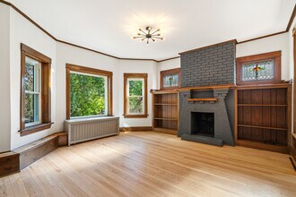 5059 W Sunnyside Ave, Unit Apt # 2 in Chicago, IL - Building Photo - Building Photo