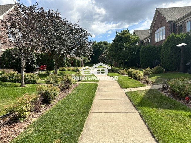 property at 11740 Vermillion St NE