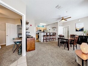 10764 70th Ave, Unit 5203 in Seminole, FL - Foto de edificio - Building Photo