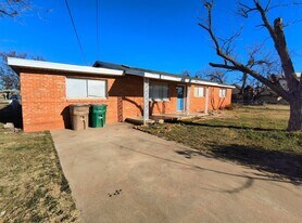 3230 Abilene St in San Angelo, TX - Building Photo