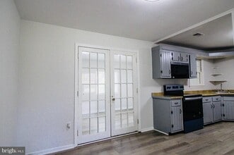 412 Millwoof Dr in Capitol Heights, MD - Foto de edificio - Building Photo