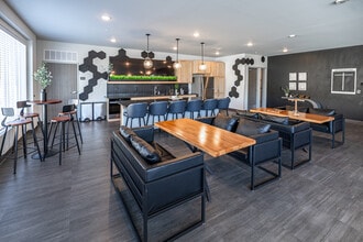 Michigan Street Commons in Milwaukee, WI - Foto de edificio - Interior Photo