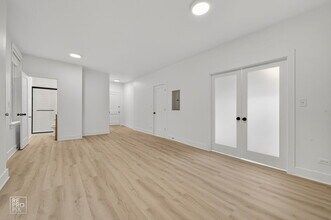 6977 N Bell Ave in Chicago, IL - Building Photo - Building Photo