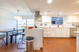 6106 Cherrylawn Cir in Austin, TX - Building Photo - Building Photo