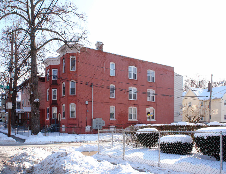 37-39 Elliott St in Hartford, CT - Building Photo