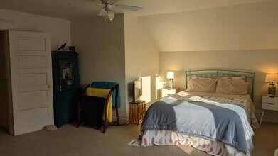 422 S Jefferson St in Woodstock, IL - Building Photo - Building Photo