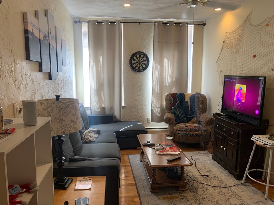 5 Hull St, Unit 4 in Boston, MA - Foto de edificio