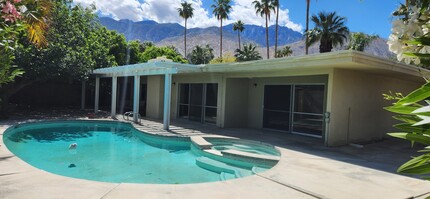 1379 Madrona Dr in Palm Springs, CA - Building Photo - Building Photo