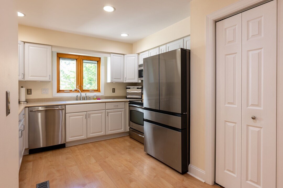 813 Close Ave in Virginia Beach, VA - Building Photo