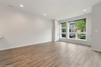 4533 S Vincennes Ave in Chicago, IL - Foto de edificio - Building Photo