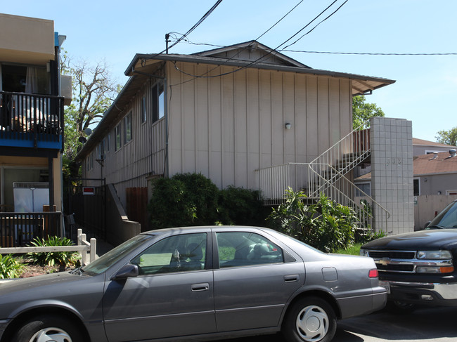 333 Poplar Ave in Redwood City, CA - Foto de edificio - Building Photo