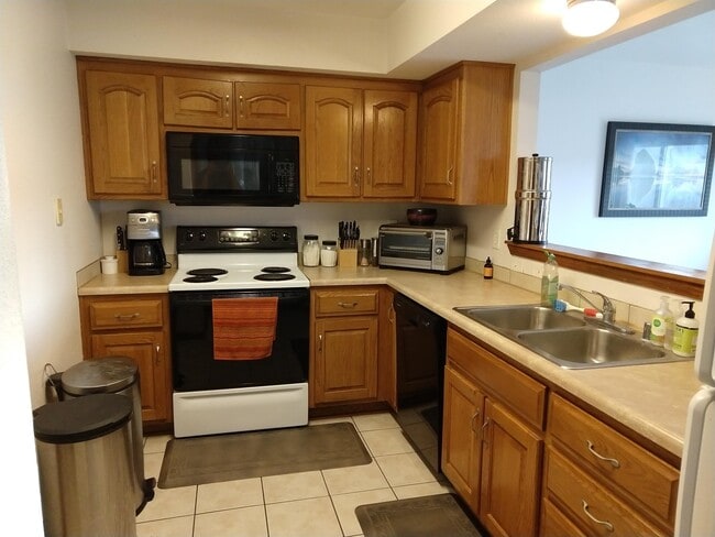 625 N Wrigley Ln in Lawrence, KS - Building Photo - Building Photo