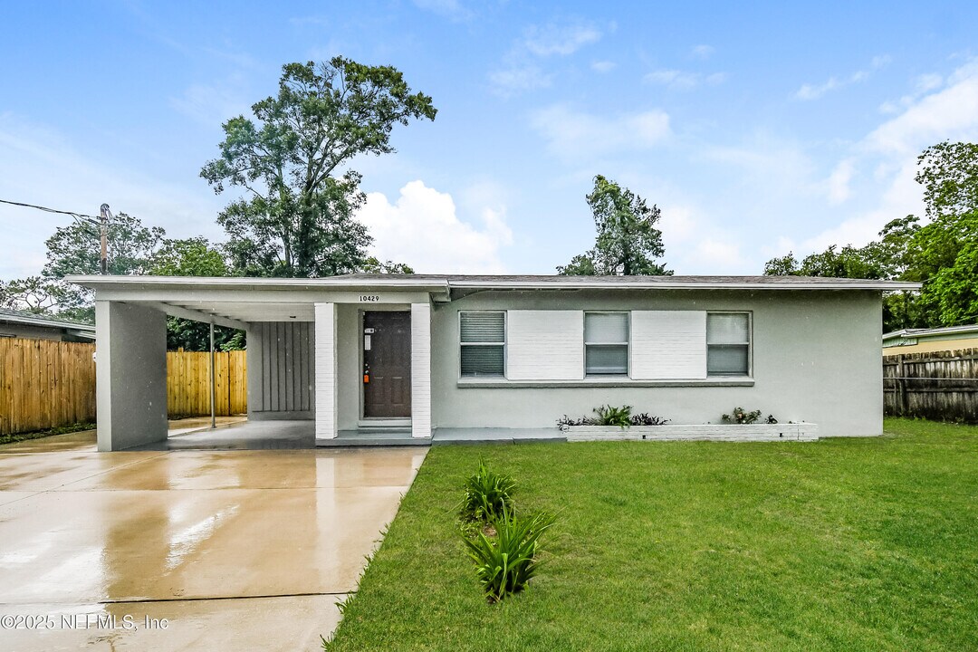10429 Anders Blvd in Jacksonville, FL - Building Photo