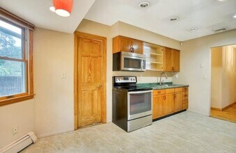 6 Willow St in Centereach, NY - Building Photo - Building Photo