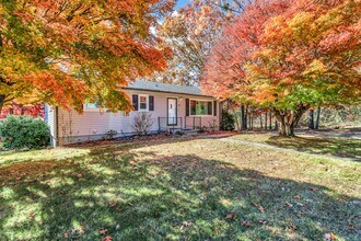 1011 Old US Hwy 70 in Black Mountain, NC - Building Photo - Building Photo