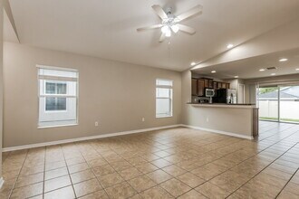 10307 Granada Green Ct in Riverview, FL - Building Photo - Building Photo
