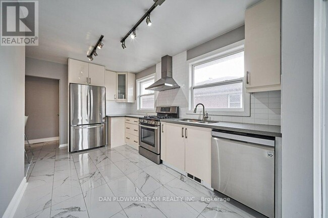 property at 181 Waverly St S