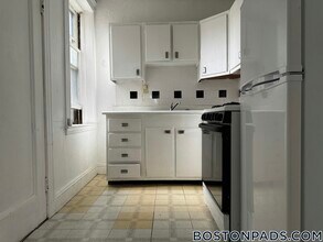 9 James St in Brookline, MA - Building Photo - Building Photo