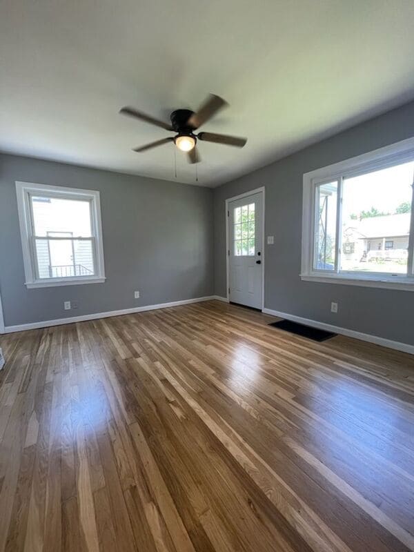 2225 Suncrest Dr in Columbus, OH - Building Photo - Building Photo