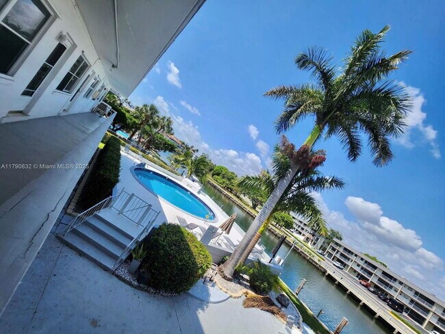 property at 467 Golden Isles Dr