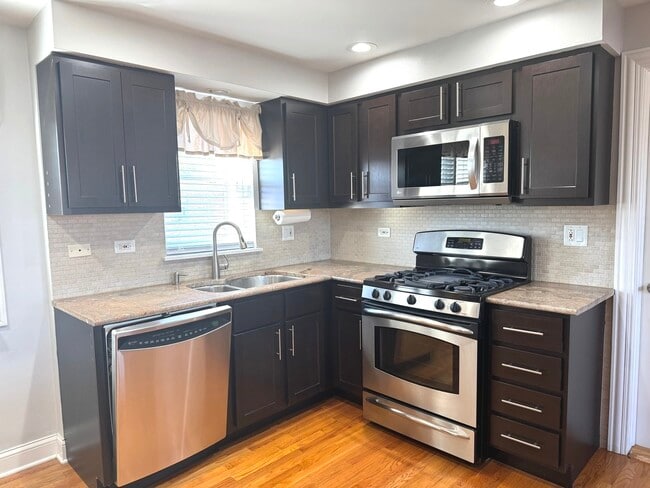 2800 N 72nd Ct in Elmwood Park, IL - Building Photo - Building Photo