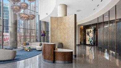 823 W Madison St, Unit Studio in Chicago, IL - Building Photo - Building Photo