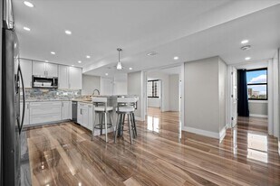911 Ocean Dr in Juno Beach, FL - Building Photo