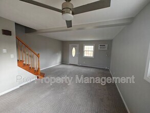 18 Broadview Hts in Thomaston, CT - Building Photo - Building Photo