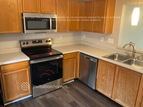 329 Tanner Ct in Kernersville, NC - Foto de edificio - Building Photo