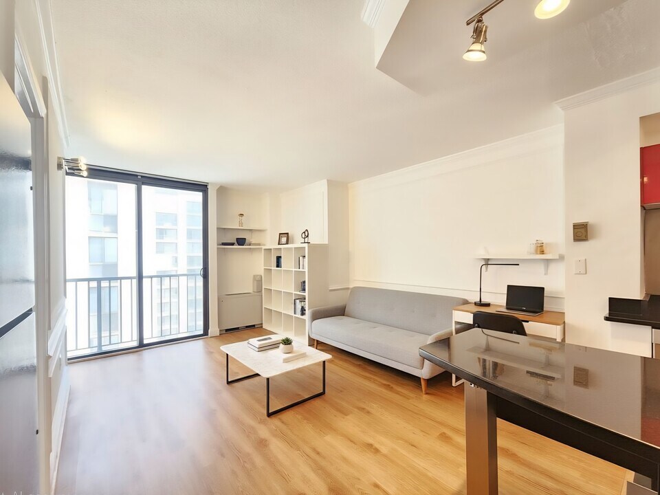 4242 East West Hwy, Unit 1020 in Bethesda, MD - Building Photo