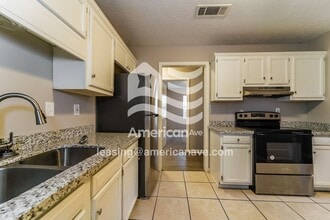 814 Harvey St in Pearl, MS - Foto de edificio - Building Photo