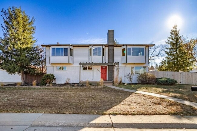 property at 10490 W Dakota Ave