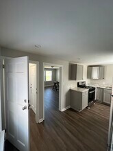 24730 Lake Shore Blvd, Unit Upstairs in Euclid, OH - Building Photo - Building Photo