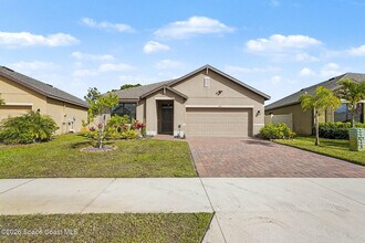 543 Old Country SE Rd in Grant Valkaria, FL - Building Photo - Building Photo