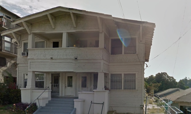 210 Lake Shore Ter in Los Angeles, CA - Building Photo