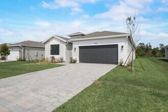 5946 SE Sky Blue Cir in Stuart, FL - Foto de edificio - Building Photo