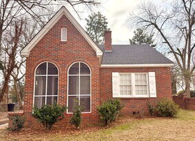 811 4th Ave in Opelika, AL - Building Photo