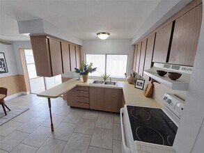 3513 Westchester Dr in Holiday, FL - Building Photo - Building Photo