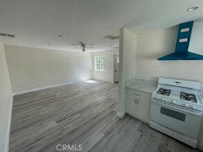 7019 Geyser Ave in Los Angeles, CA - Building Photo - Building Photo