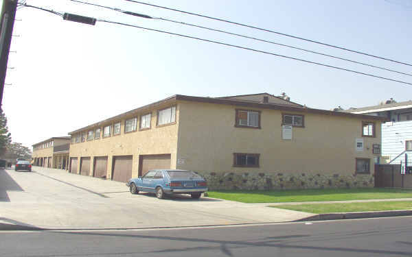 3807-3811 Bresee Ave in Baldwin Park, CA - Foto de edificio