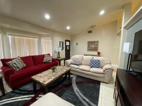 741 Rocky Trail Rd in Henderson, NV - Building Photo - Building Photo