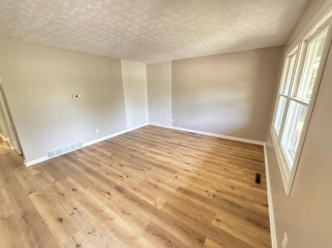 387 Huber Village Blvd in Westerville, OH - Building Photo - Building Photo