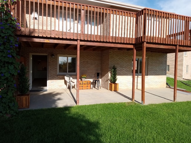 property at 1648 Northbrook Dr