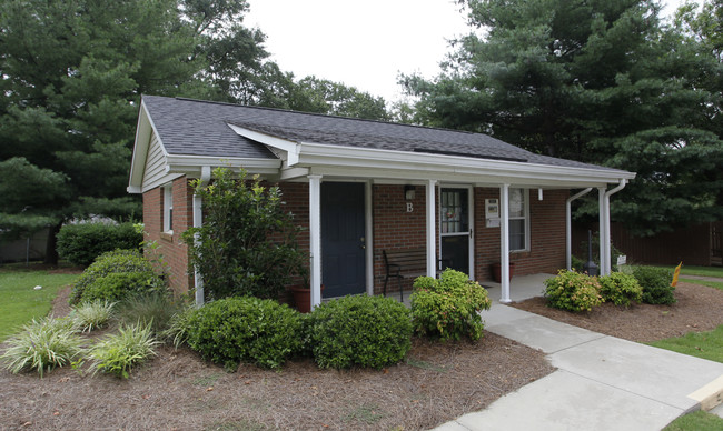 Duvall Apartments in Inman, SC - Building Photo - Building Photo